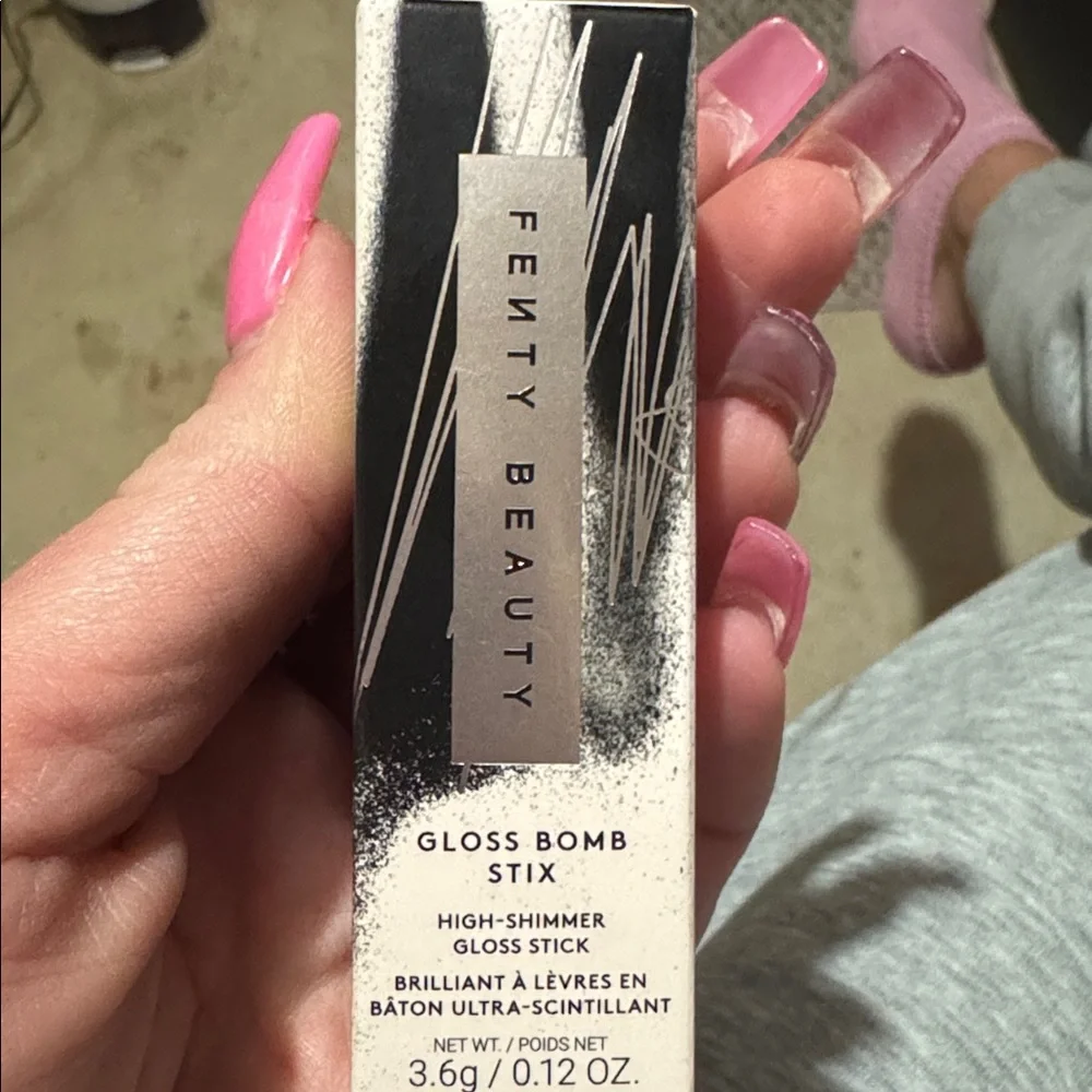 BNWT Fenty Gloss Bomb Stix High-Shimmer Gloss Stick in Icy Amethy$t 04